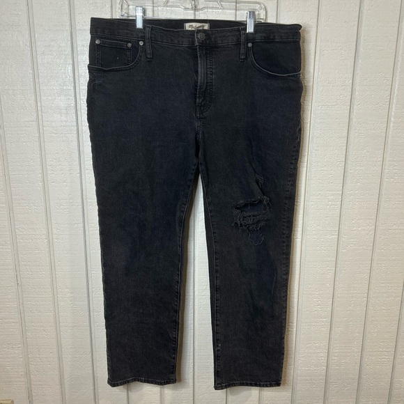 Madewell The Mid-Rise Perfect Vintage Jeans in Rosella Wash: Ripped Edition - Picture 2 of 9